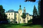 vlasky-dvur-1